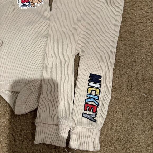 Disney 3 Piece Baby Mickey Mouse Outfit Size 3-6 Months (unisex) - Picture 2 of 8